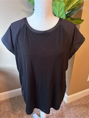 White House Black Market Black Short-Sleeve Scoop Neck Tee